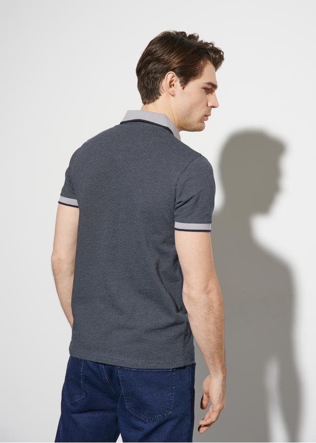 Szara koszulka polo w kropki