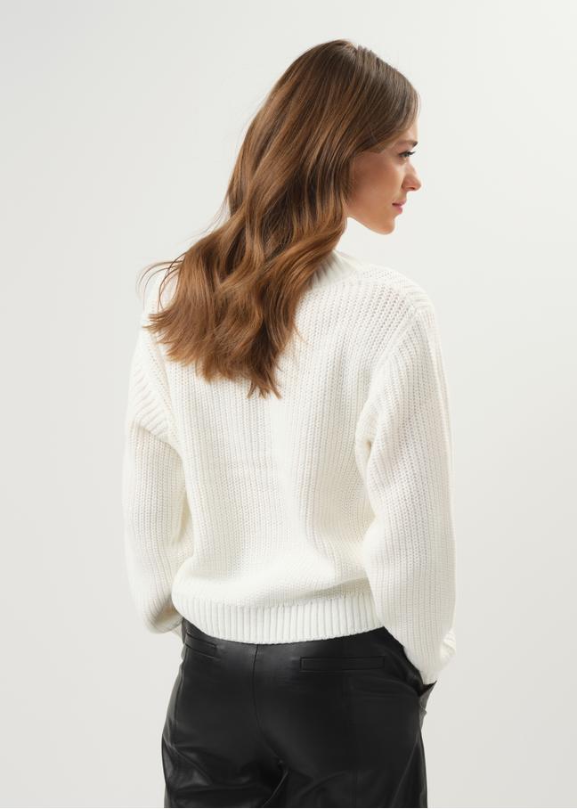 Camelowy sweter dekolt V damski